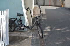 共用の電動自転車が用意されています。(2021-09-13,共用部,GARAGE,1F)