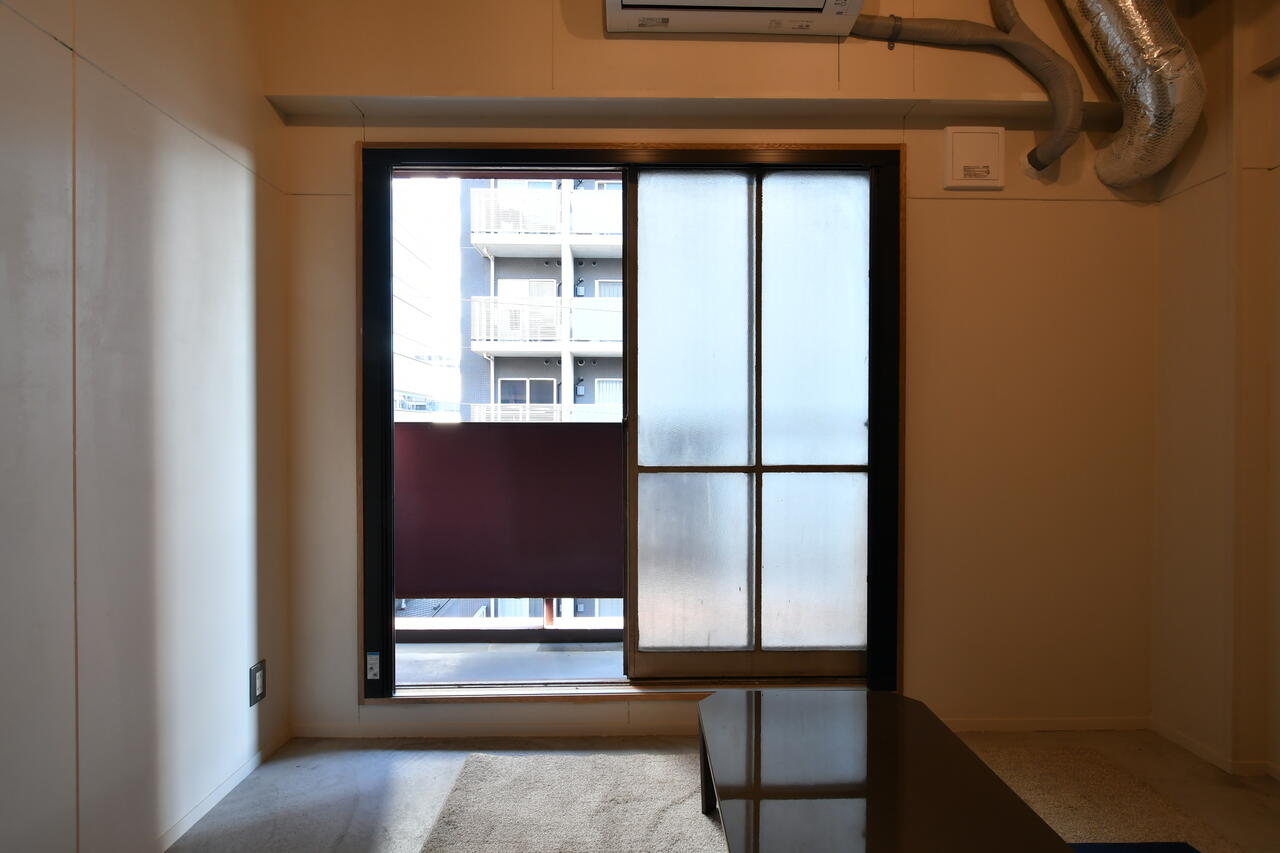 窓の外はベランダです。モデルルームです。（405号室）|4F 部屋