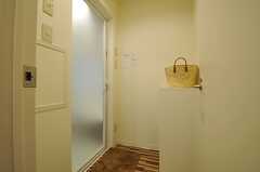 バスルームの脱衣室の様子。(2013-10-28,共用部,BATH,1F)