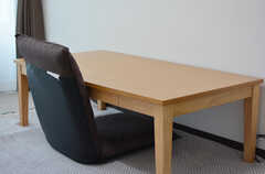 文机と座椅子は希望があれば撤去も可能とのこと。（301号室）(2020-10-12,専有部,ROOM,3F)