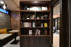 クワイエットルームの本棚。(2021-12-20,共用部,LIVINGROOM,2F)