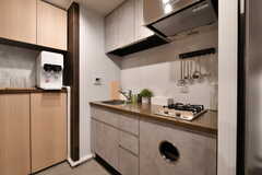 キッチンの様子4。ガスコンロも設置されています。(2021-12-20,共用部,KITCHEN,2F)