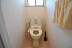 ウォシュレット付きトイレの様子。(2011-01-19,共用部,TOILET,2F)