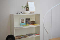 小さめの本棚もあります。(2012-03-22,共用部,OTHER,7F)