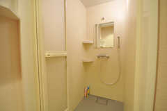 シャワールームの様子。(2012-03-22,共用部,BATH,4F)