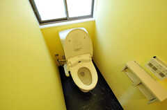 トイレの様子。1Fは男性専用のフロアなので、主に男性が使用する形になるかと。(2011-07-06,共用部,TOILET,1F)