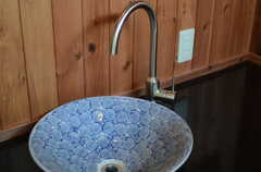 洗面ボウルは陶器です。(2011-10-25,共用部,BATH,4F)