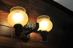 ランプも雰囲気があります。（101号室）(2014-07-07,専有部,ROOM,1F)