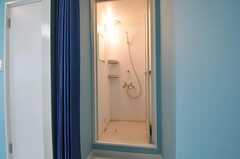 シャワールームの様子。(2010-11-02,共用部,BATH,1F)