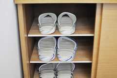 靴箱は、各部屋1段ずつ使えます。(2013-09-13,周辺環境,ENTRANCE,1F)