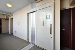 ランドリールームのドア。(2022-08-08,共用部,OTHER,2F)