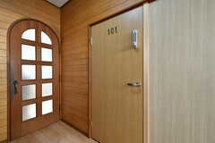 専有部のドア。（101号室）(2022-11-02,専有部,ROOM,1F)