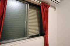専有部の様子4。1Fの専有部は防犯のため、窓にシャッターが付いています。（101号室）(2011-01-12,専有部,ROOM,1F)