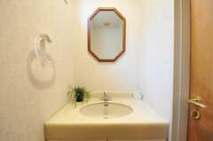 トイレ内の洗面台。(2013-03-11,共用部,TOILET,2F)