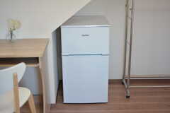 全室に冷蔵庫が設置されています。（201号室）(2022-02-21,専有部,ROOM,2F)