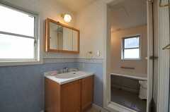 脱衣室に設置された洗面台の様子。(2014-03-24,共用部,BATH,2F)