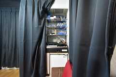 収納棚の様子。ブルーレイプレイヤーやミキサーが設置されています。(2016-03-11,共用部,OTHER,2F)