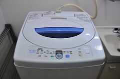 洗濯機の様子。(2012-02-16,共用部,LAUNDRY,2F)