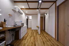 キッチンは廊下を兼ねています。(2021-05-21,共用部,OTHER,1F)
