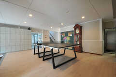 エントランス・ホールには卓球台が置かれています。(2012-02-10,周辺環境,ENTRANCE,1F)