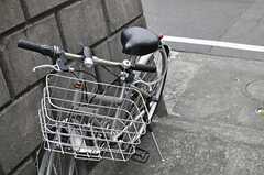 共用の自転車の様子。自転車は階段の下に駐輪します。(2014-03-18,共用部,OTHER,1F)
