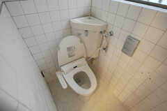 ウォシュレット付きトイレの様子。(2012-12-25,共用部,TOILET,1F)