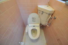 ウォシュレット付きトイレの様子。(2012-12-25,共用部,TOILET,2F)