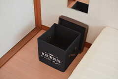 収納ボックスは踏み台としても使用できます。（201号室）(2019-12-06,専有部,ROOM,2F)