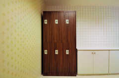 廊下に設置された宅配ボックスの様子。(2011-03-04,共用部,OTHER,1F)