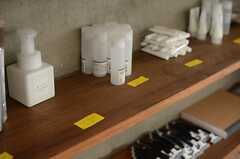 洗面アイテムなども販売されています。(2014-09-16,共用部,OTHER,3F)