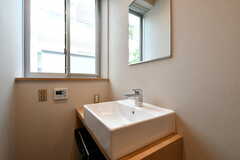洗面台の様子。（106号室）(2023-04-14,専有部,ROOM,1F)