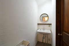 脱衣室の様子。洗面台が設置されています。(2020-06-26,共用部,BATH,1F)