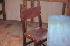 革を使った椅子。（103号室）(2020-06-26,専有部,ROOM,1F)
