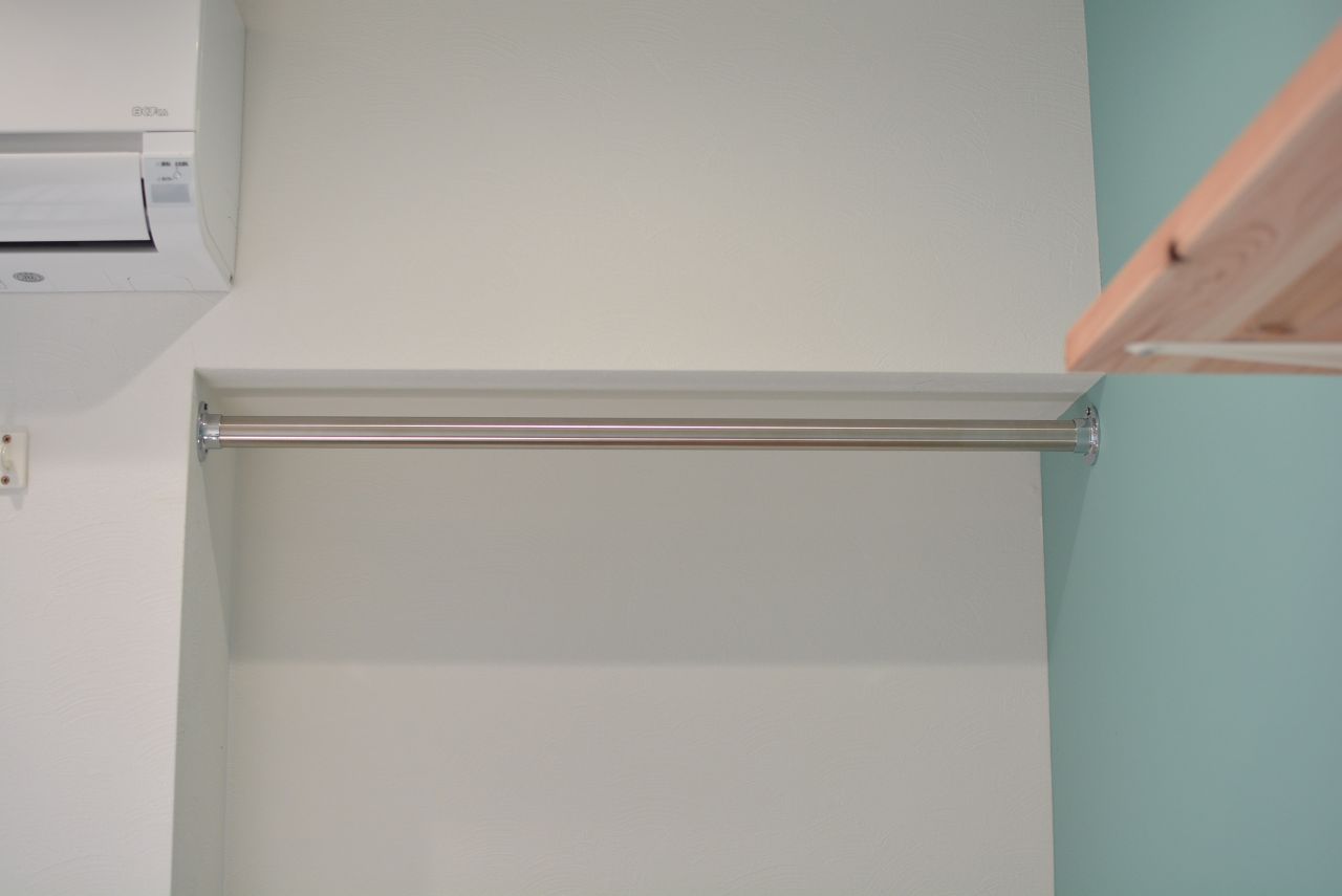 ハンガーポールは2箇所設置されています。（301号室）(2019-11-05,専有部,ROOM,3F)