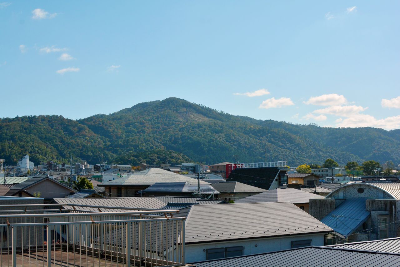 屋上からは大文字の送り火が間近に見えます。(2019-11-05,共用部,OTHER,4F)