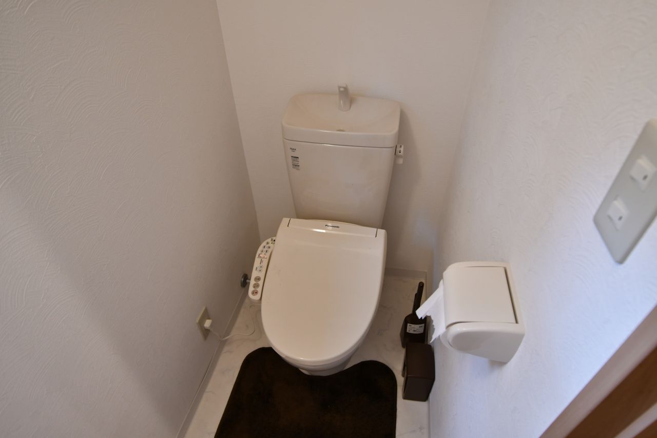 ウォシュレット付きトイレの様子。(2018-12-05,共用部,TOILET,1F)