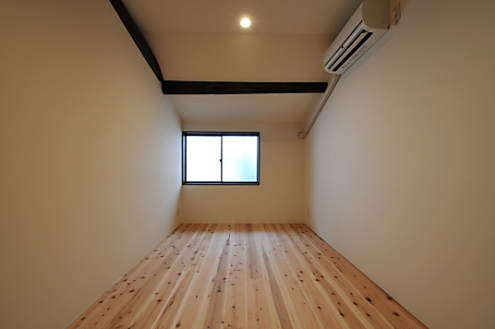  専有部の様子。勾配天井です。（201号室） (2014-03-04,専有部,ROOM,2F)