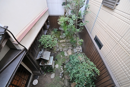  庭が見下ろせます。（201号室） (2014-03-04,専有部,ROOM,2F)