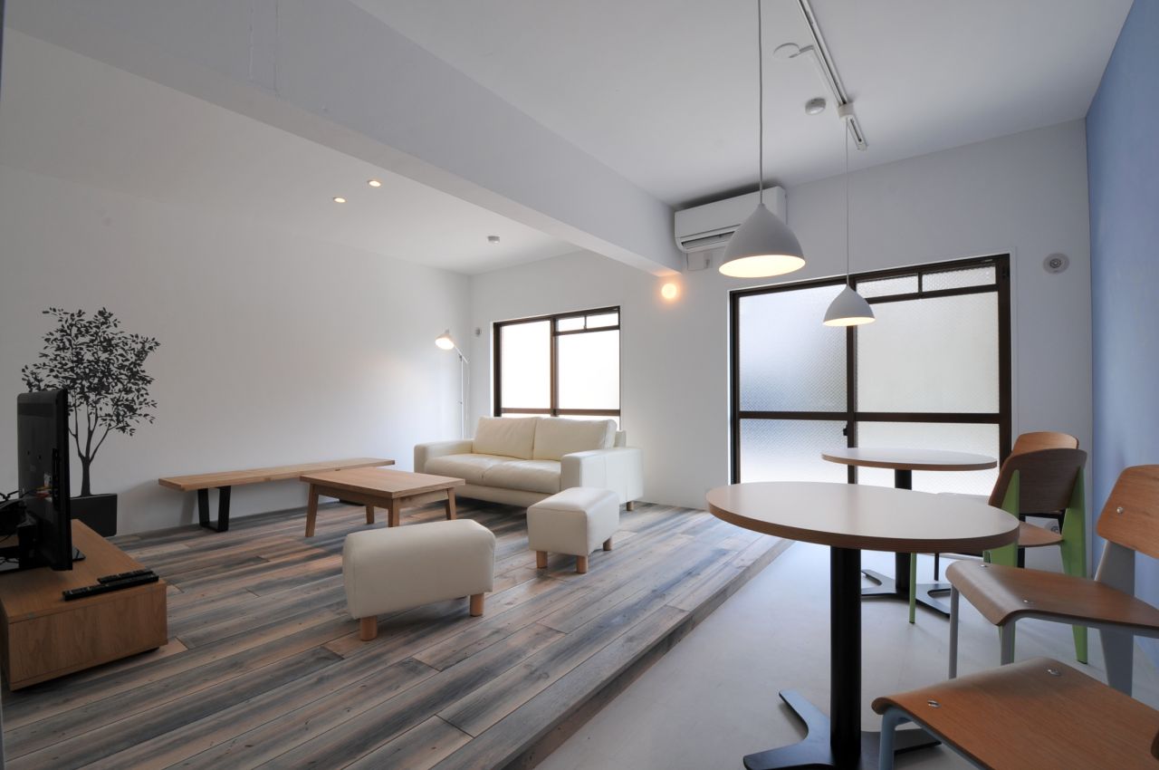リビングは靴を脱いで上がります。(2011-12-21,共用部,LIVINGROOM,1F)