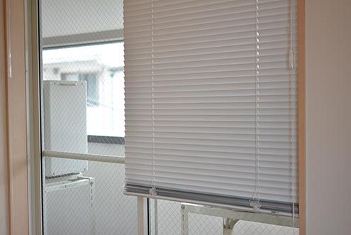 窓はブラインド付きです。（301号室）(2016-09-05,専有部,ROOM,3F)
