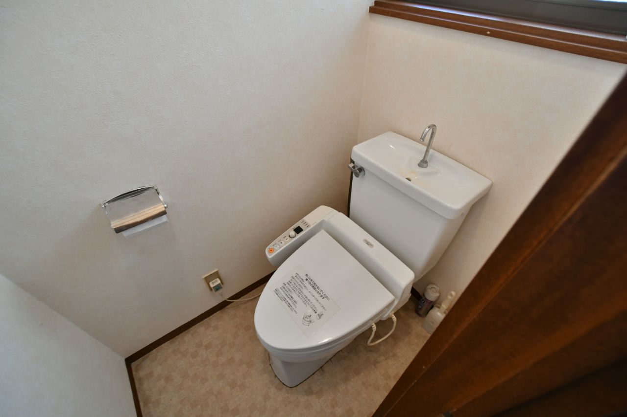 ウォシュレット付きトイレの様子。(2017-02-16,共用部,TOILET,1F)