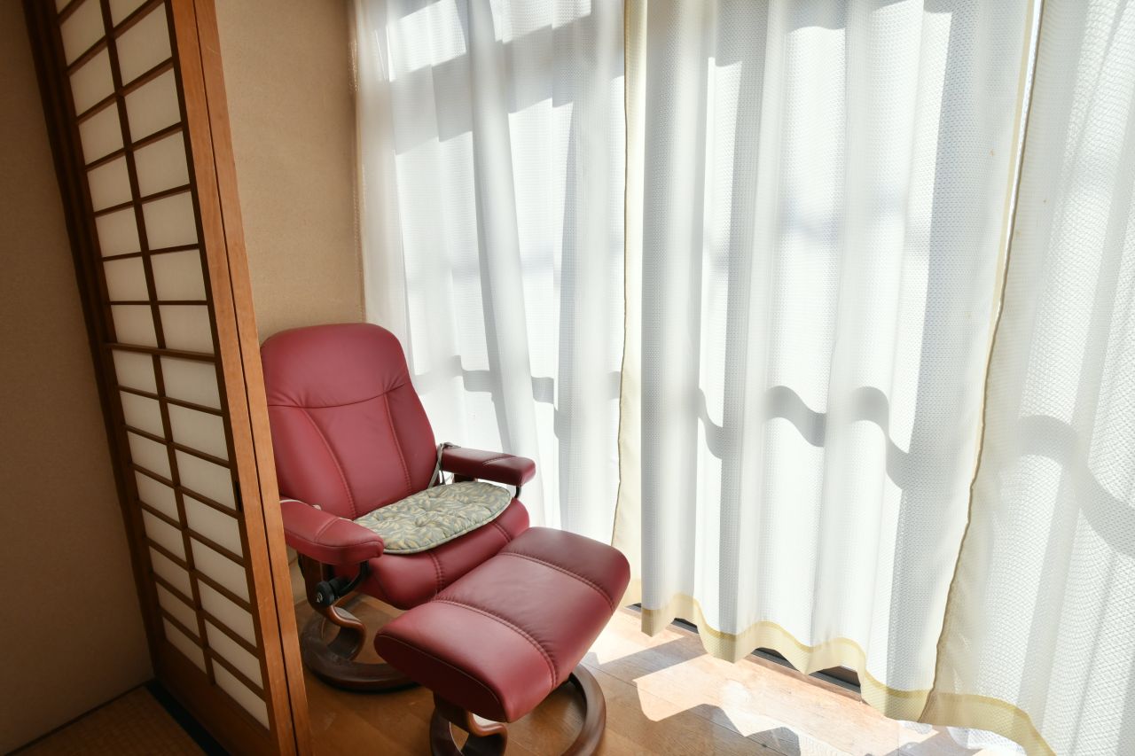 縁側のソファ。（101号室）(2017-02-16,専有部,ROOM,1F)
