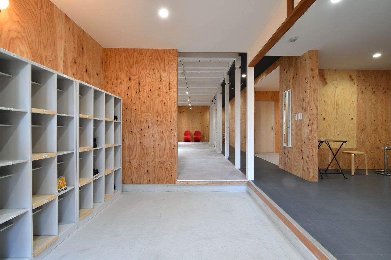 玄関から見た内部の様子。奥がアトリエです。(2020-03-05,周辺環境,ENTRANCE,1F)
