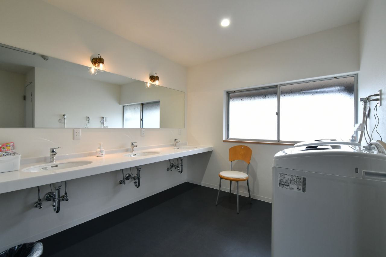 洗面台の様子。2Fの水まわり設備は女性専用です。(2020-03-05,共用部,WASHSTAND,2F)