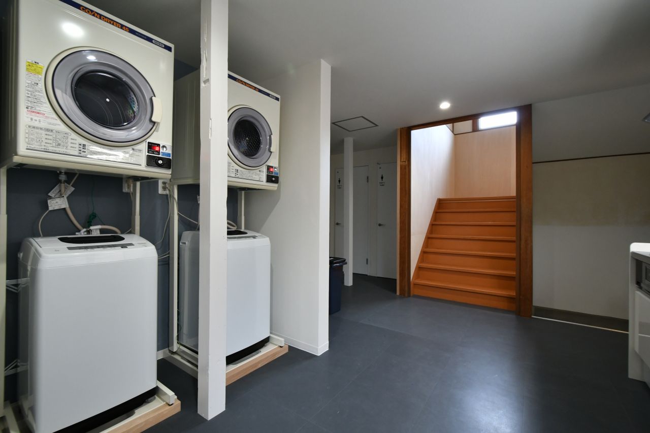 男性専用の洗濯機と乾燥機。(2020-03-05,共用部,LAUNDRY,1F)