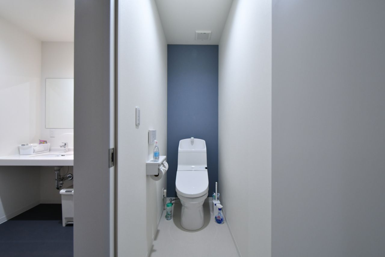 男性専用のウォシュレット付きトイレ。(2020-03-05,共用部,TOILET,1F)