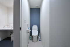 男性専用のウォシュレット付きトイレ。(2020-03-05,共用部,TOILET,1F)