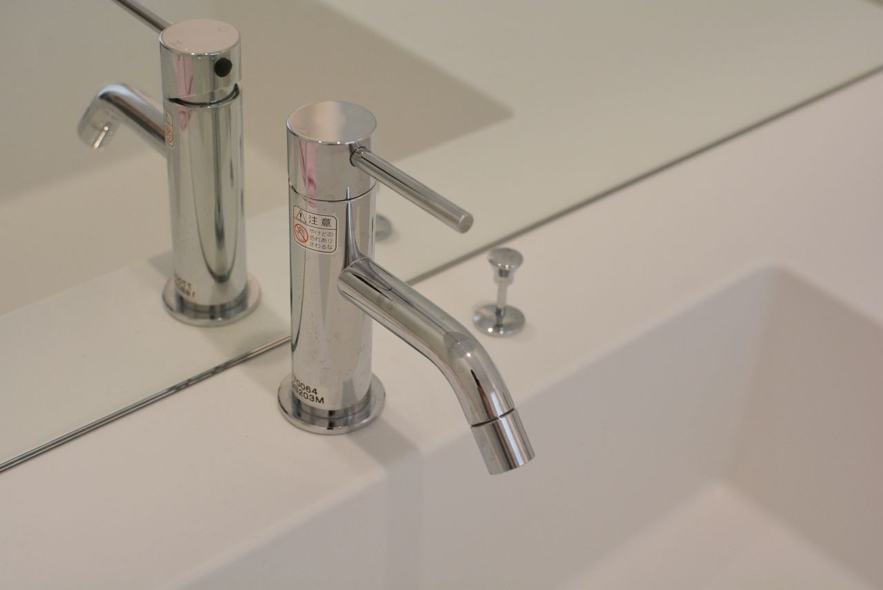 脱衣室には洗面台が設置されています。(2019-04-24,共用部,WASHSTAND,1F)