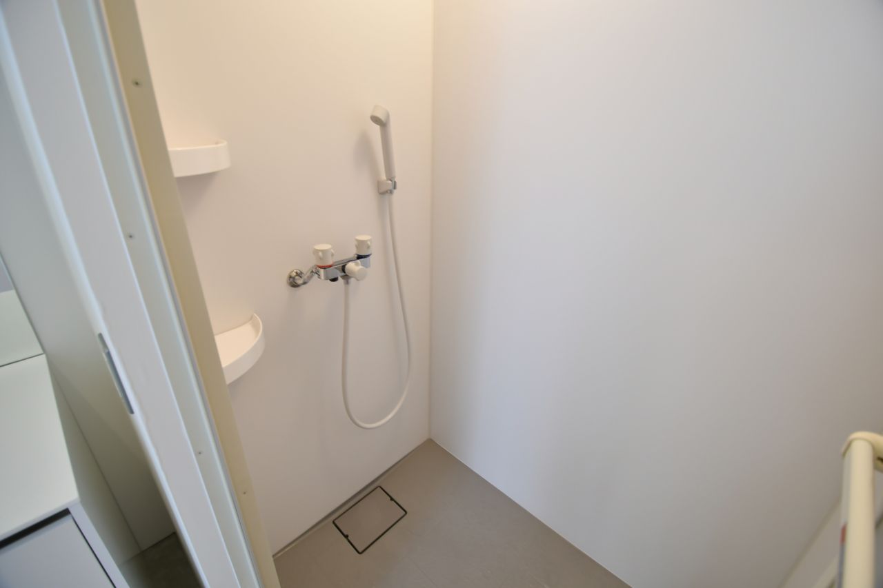 シャワールームの様子。(2019-04-24,共用部,BATH,1F)