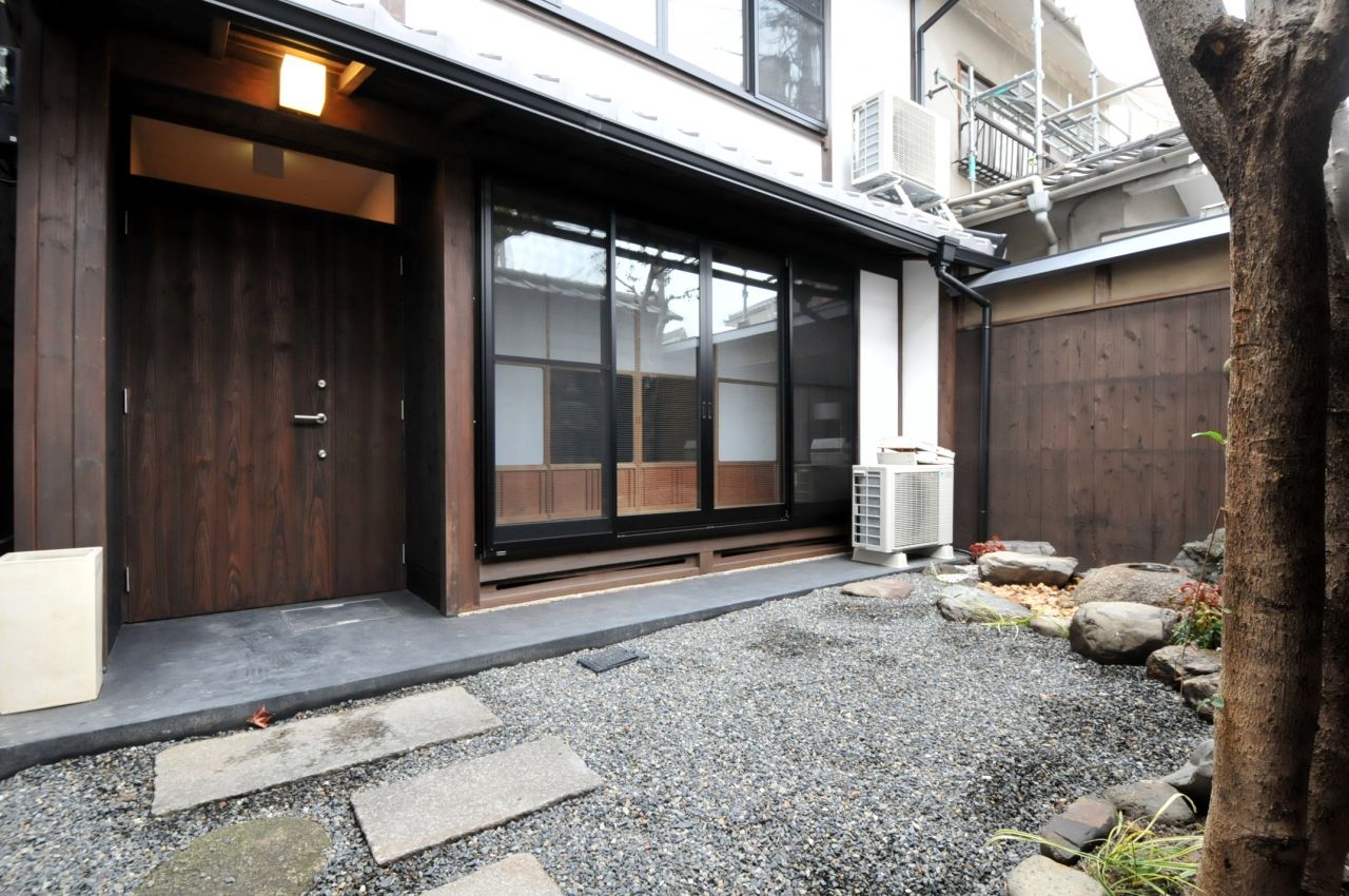 玄関まわりの様子。(2014-02-03,周辺環境,ENTRANCE,1F)